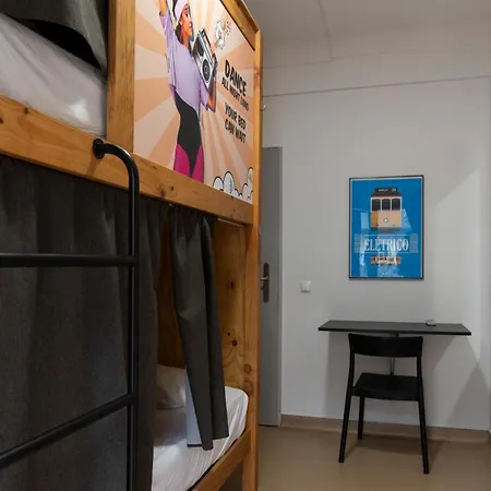 Wot Nomad Social Hostel Lizbona