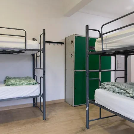 Wot Nomad Social Hostel *