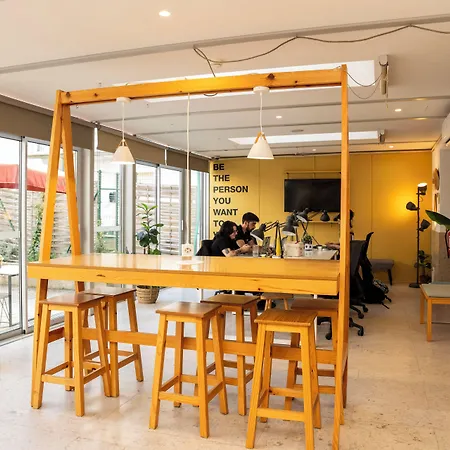 Hostel Wot Nomad Social